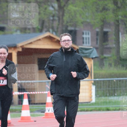 13.04.2025 - Hammer Lauf A. Gomolzig http://msf.ph/oto/7665307 13.04.2025 12:09:23 Ziel 312, 817, 818 meine-sportfotos.de