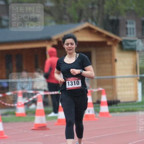13.04.2025 - Hammer Lauf A. Gomolzig http://msf.ph/oto/7665314 13.04.2025 12:09:38 Ziel 1310 meine-sportfotos.de