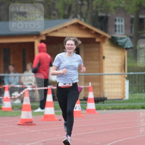 13.04.2025 - Hammer Lauf A. Gomolzig http://msf.ph/oto/7665335 13.04.2025 12:09:49 Ziel 5, 133 meine-sportfotos.de
