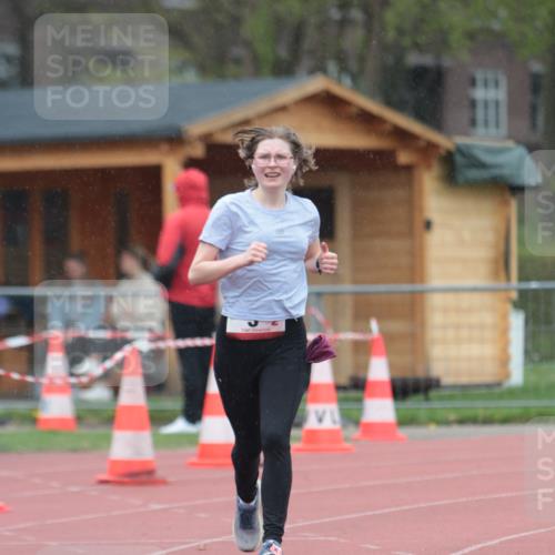 13.04.2025 - Hammer Lauf A. Gomolzig http://msf.ph/oto/7665339 13.04.2025 12:09:50 Ziel 5, 133 meine-sportfotos.de