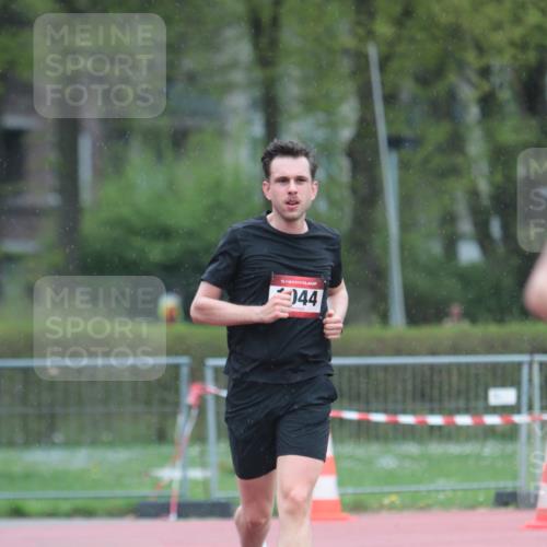 13.04.2025 - Hammer Lauf A. Gomolzig http://msf.ph/oto/7665482 13.04.2025 12:13:47 Ziel 454, 483, 1044, 1702 meine-sportfotos.de
