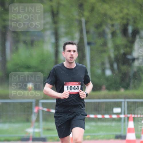 13.04.2025 - Hammer Lauf A. Gomolzig http://msf.ph/oto/7665485 13.04.2025 12:13:48 Ziel 454, 483, 1044, 1702 meine-sportfotos.de