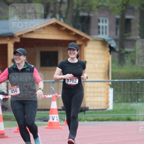13.04.2025 - Hammer Lauf A. Gomolzig http://msf.ph/oto/7665487 13.04.2025 12:13:49 Ziel 454, 1044, 1702 meine-sportfotos.de
