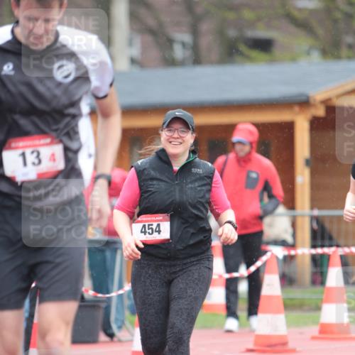 13.04.2025 - Hammer Lauf A. Gomolzig http://msf.ph/oto/7665489 13.04.2025 12:13:50 Ziel 454, 1044, 1702 meine-sportfotos.de