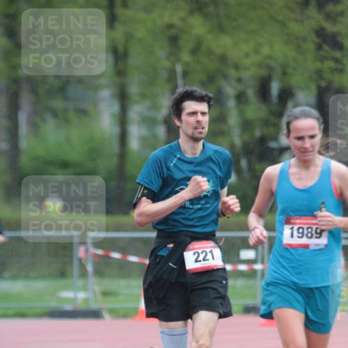 13.04.2025 - Hammer Lauf A. Gomolzig http://msf.ph/oto/7665517 13.04.2025 12:14:48 Ziel 221, 532, 1950, 1989 meine-sportfotos.de