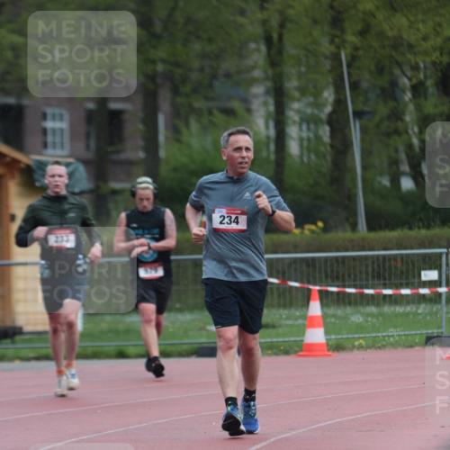 13.04.2025 - Hammer Lauf A. Gomolzig http://msf.ph/oto/7665535 13.04.2025 12:16:04 Ziel 233, 234, 579 meine-sportfotos.de