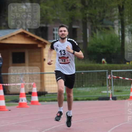 13.04.2025 - Hammer Lauf A. Gomolzig http://msf.ph/oto/7665546 13.04.2025 12:17:16 Ziel 12 meine-sportfotos.de