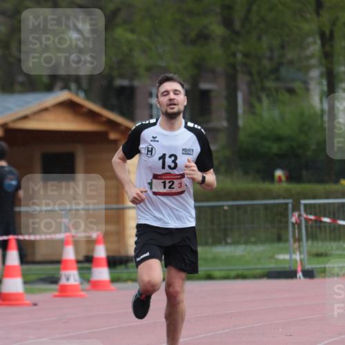 13.04.2025 - Hammer Lauf A. Gomolzig http://msf.ph/oto/7665548 13.04.2025 12:17:17 Ziel 12 meine-sportfotos.de