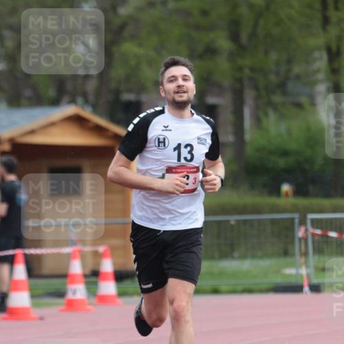 13.04.2025 - Hammer Lauf A. Gomolzig http://msf.ph/oto/7665550 13.04.2025 12:17:17 Ziel 12 meine-sportfotos.de