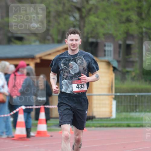 13.04.2025 - Hammer Lauf A. Gomolzig http://msf.ph/oto/7665626 13.04.2025 12:21:15 Ziel 433 meine-sportfotos.de