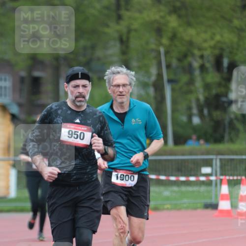 13.04.2025 - Hammer Lauf A. Gomolzig http://msf.ph/oto/7665642 13.04.2025 12:21:42 Ziel 950, 1819, 1900 meine-sportfotos.de