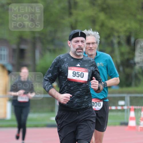 13.04.2025 - Hammer Lauf A. Gomolzig http://msf.ph/oto/7665643 13.04.2025 12:21:43 Ziel 950, 1819, 1900 meine-sportfotos.de