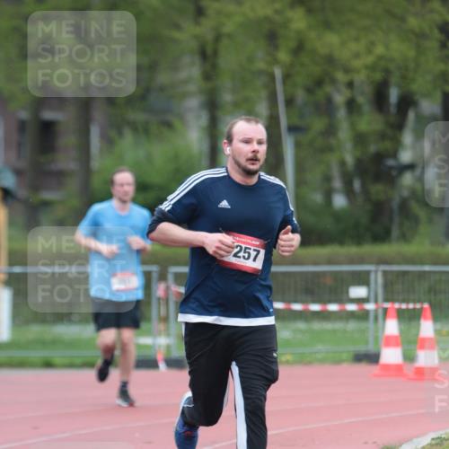 13.04.2025 - Hammer Lauf A. Gomolzig http://msf.ph/oto/7665658 13.04.2025 12:22:05 Ziel 251, 306, 1257 meine-sportfotos.de
