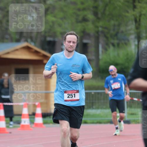 13.04.2025 - Hammer Lauf A. Gomolzig http://msf.ph/oto/7665663 13.04.2025 12:22:09 Ziel 227, 251, 306 meine-sportfotos.de