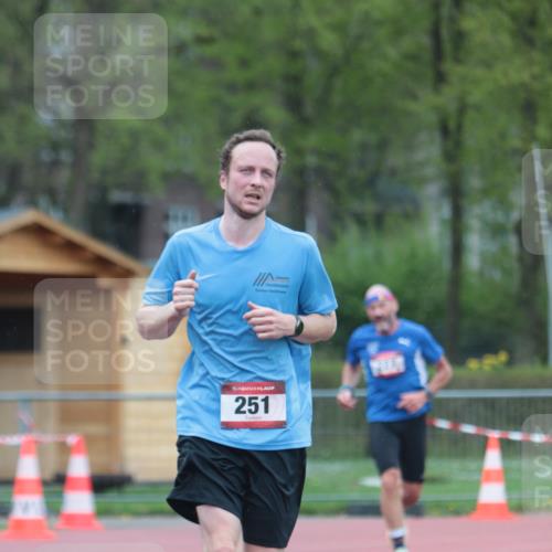 13.04.2025 - Hammer Lauf A. Gomolzig http://msf.ph/oto/7665664 13.04.2025 12:22:10 Ziel 227, 251, 306 meine-sportfotos.de