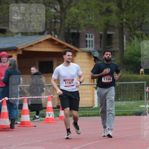 13.04.2025 - Hammer Lauf A. Gomolzig http://msf.ph/oto/7665683 13.04.2025 12:22:56 Ziel 1166, 1167 meine-sportfotos.de