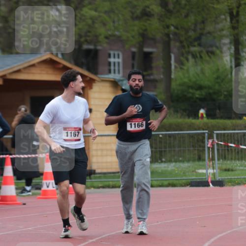 13.04.2025 - Hammer Lauf A. Gomolzig http://msf.ph/oto/7665684 13.04.2025 12:22:57 Ziel 1166, 1167 meine-sportfotos.de