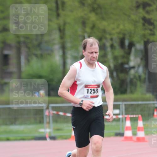 13.04.2025 - Hammer Lauf A. Gomolzig http://msf.ph/oto/7665711 13.04.2025 12:24:27 Ziel 1258 meine-sportfotos.de