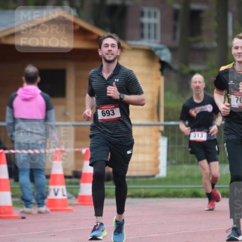 13.04.2025 - Hammer Lauf A. Gomolzig http://msf.ph/oto/7665758 13.04.2025 12:25:15 Ziel 313, 693, 704, 1049 meine-sportfotos.de