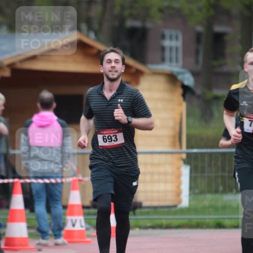 13.04.2025 - Hammer Lauf A. Gomolzig http://msf.ph/oto/7665759 13.04.2025 12:25:16 Ziel 313, 693, 704, 1049 meine-sportfotos.de