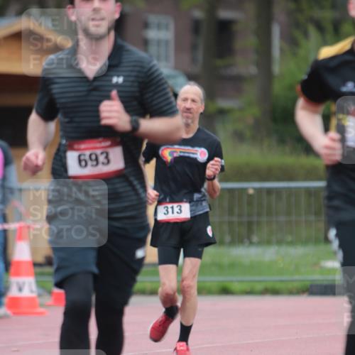 13.04.2025 - Hammer Lauf A. Gomolzig http://msf.ph/oto/7665763 13.04.2025 12:25:18 Ziel 313, 693, 704 meine-sportfotos.de