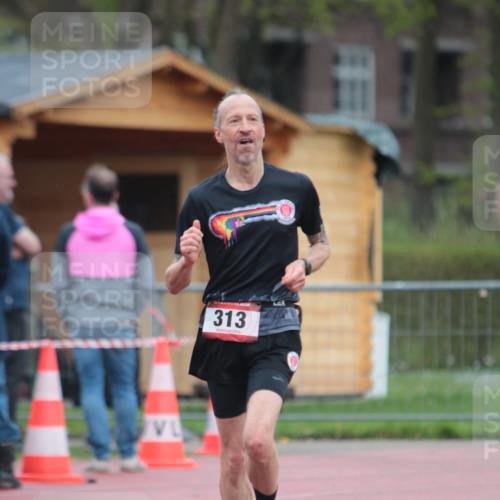 13.04.2025 - Hammer Lauf A. Gomolzig http://msf.ph/oto/7665764 13.04.2025 12:25:20 Ziel 313, 693, 704 meine-sportfotos.de