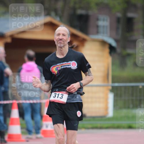 13.04.2025 - Hammer Lauf A. Gomolzig http://msf.ph/oto/7665766 13.04.2025 12:25:21 Ziel 313 meine-sportfotos.de