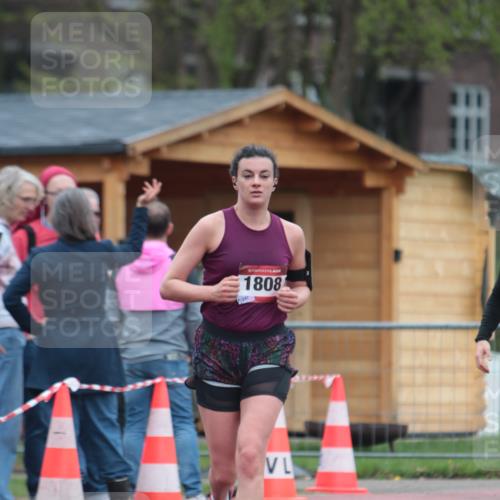 13.04.2025 - Hammer Lauf A. Gomolzig http://msf.ph/oto/7665786 13.04.2025 12:26:19 Ziel 340, 475, 1808 meine-sportfotos.de