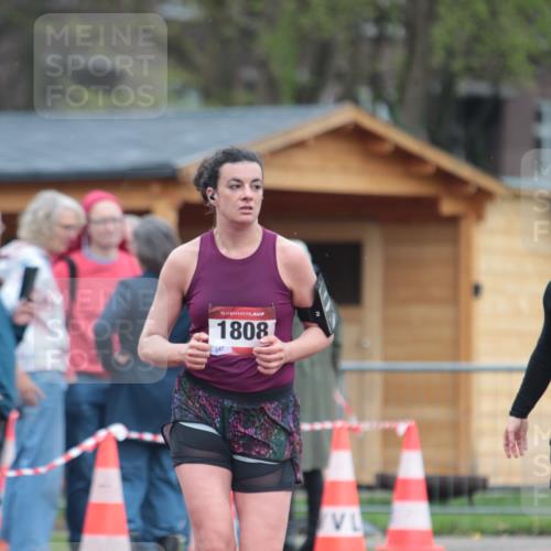 13.04.2025 - Hammer Lauf A. Gomolzig http://msf.ph/oto/7665789 13.04.2025 12:26:20 Ziel 340, 475, 1808 meine-sportfotos.de