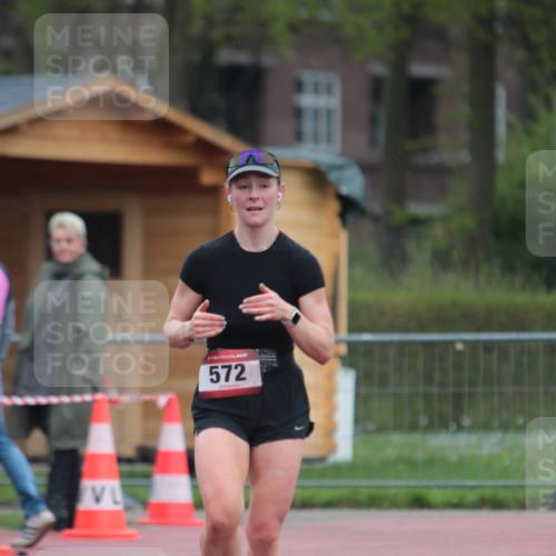 13.04.2025 - Hammer Lauf A. Gomolzig http://msf.ph/oto/7665796 13.04.2025 12:26:54 Ziel 572, 615 meine-sportfotos.de