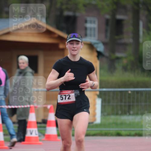 13.04.2025 - Hammer Lauf A. Gomolzig http://msf.ph/oto/7665797 13.04.2025 12:26:54 Ziel 572, 615 meine-sportfotos.de