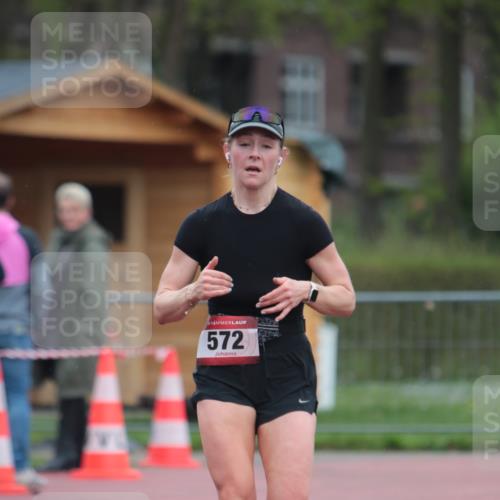 13.04.2025 - Hammer Lauf A. Gomolzig http://msf.ph/oto/7665798 13.04.2025 12:26:55 Ziel 492, 572, 615 meine-sportfotos.de