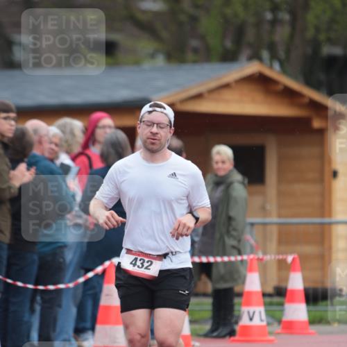 13.04.2025 - Hammer Lauf A. Gomolzig http://msf.ph/oto/7665833 13.04.2025 12:27:44 Ziel 432, 1948 meine-sportfotos.de