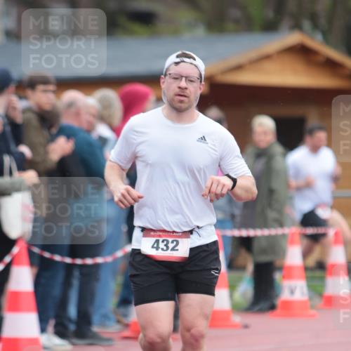 13.04.2025 - Hammer Lauf A. Gomolzig http://msf.ph/oto/7665836 13.04.2025 12:27:45 Ziel 432, 1948 meine-sportfotos.de
