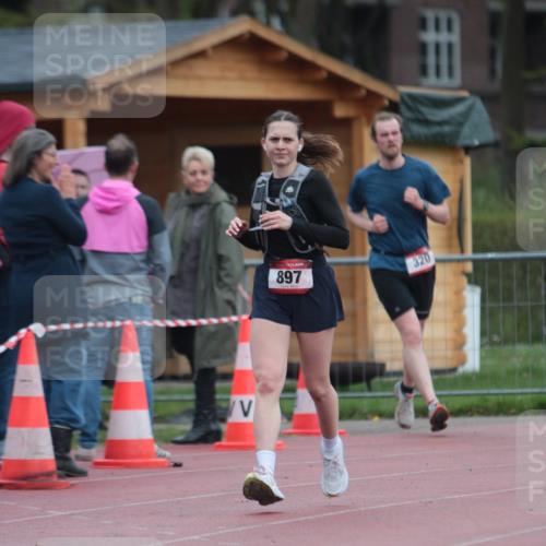 13.04.2025 - Hammer Lauf A. Gomolzig http://msf.ph/oto/7665924 13.04.2025 12:30:09 Ziel 15, 170, 897 meine-sportfotos.de