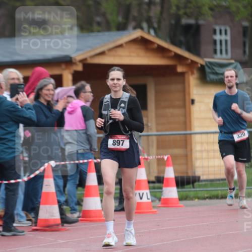 13.04.2025 - Hammer Lauf A. Gomolzig http://msf.ph/oto/7665925 13.04.2025 12:30:09 Ziel 15, 170, 897 meine-sportfotos.de