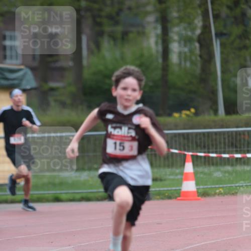 13.04.2025 - Hammer Lauf A. Gomolzig http://msf.ph/oto/7665929 13.04.2025 12:30:11 Ziel 15, 170, 320, 897 meine-sportfotos.de