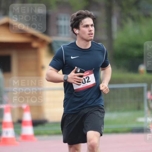 13.04.2025 - Hammer Lauf A. Gomolzig http://msf.ph/oto/7665942 13.04.2025 12:30:22 Ziel 302 meine-sportfotos.de