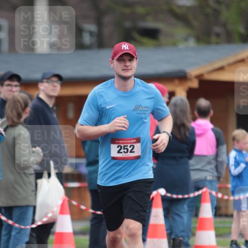 13.04.2025 - Hammer Lauf A. Gomolzig http://msf.ph/oto/7665996 13.04.2025 12:32:01 Ziel 252 meine-sportfotos.de
