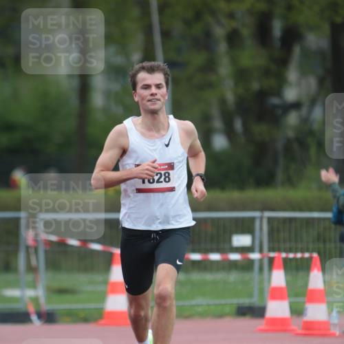 13.04.2025 - Hammer Lauf A. Gomolzig http://msf.ph/oto/7665998 13.04.2025 12:32:12 Ziel 1828, 1829 meine-sportfotos.de