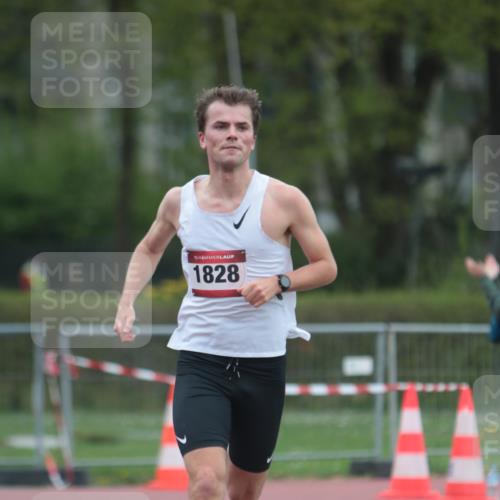 13.04.2025 - Hammer Lauf A. Gomolzig http://msf.ph/oto/7665999 13.04.2025 12:32:13 Ziel 1828, 1829 meine-sportfotos.de