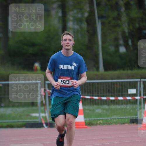 13.04.2025 - Hammer Lauf A. Gomolzig http://msf.ph/oto/7666007 13.04.2025 12:32:21 Ziel 923, 1829 meine-sportfotos.de