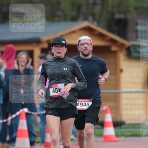 13.04.2025 - Hammer Lauf A. Gomolzig http://msf.ph/oto/7666025 13.04.2025 12:33:06 Ziel 167, 456, 1945 meine-sportfotos.de