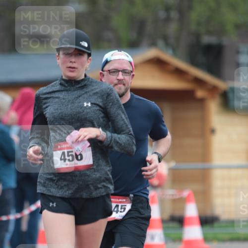 13.04.2025 - Hammer Lauf A. Gomolzig http://msf.ph/oto/7666027 13.04.2025 12:33:09 Ziel 167, 456, 1945 meine-sportfotos.de