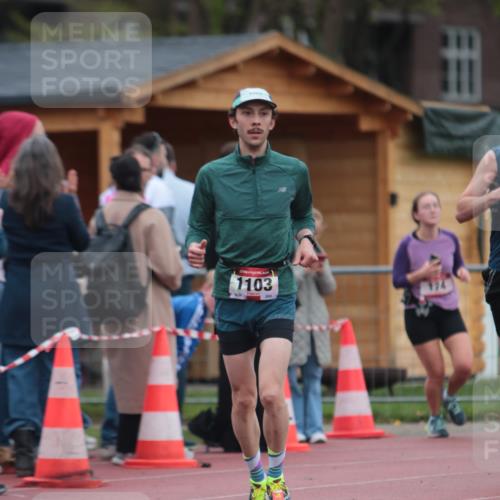 13.04.2025 - Hammer Lauf A. Gomolzig http://msf.ph/oto/7666037 13.04.2025 12:33:38 Ziel 770, 1103, 1926 meine-sportfotos.de