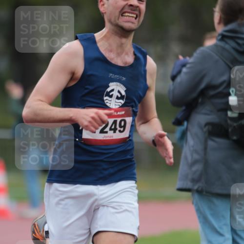 13.04.2025 - Hammer Lauf A. Gomolzig http://msf.ph/oto/7666044 13.04.2025 12:33:52 Ziel 299, 381, 1153 meine-sportfotos.de