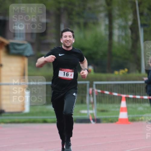 13.04.2025 - Hammer Lauf A. Gomolzig http://msf.ph/oto/7666070 13.04.2025 12:34:30 Ziel 16, 1086 meine-sportfotos.de