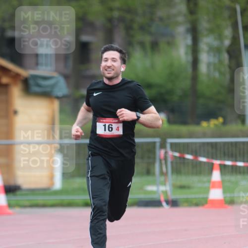 13.04.2025 - Hammer Lauf A. Gomolzig http://msf.ph/oto/7666071 13.04.2025 12:34:31 Ziel 16, 1086 meine-sportfotos.de