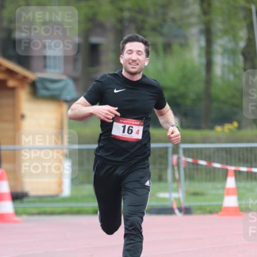 13.04.2025 - Hammer Lauf A. Gomolzig http://msf.ph/oto/7666072 13.04.2025 12:34:31 Ziel 16, 1086 meine-sportfotos.de
