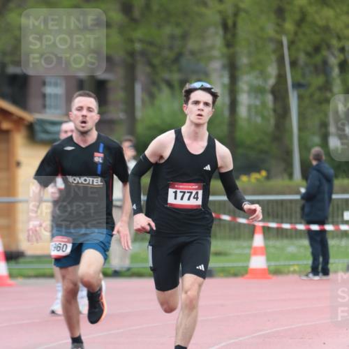 13.04.2025 - Hammer Lauf A. Gomolzig http://msf.ph/oto/7666080 13.04.2025 12:34:50 Ziel 244, 1774, 1960 meine-sportfotos.de